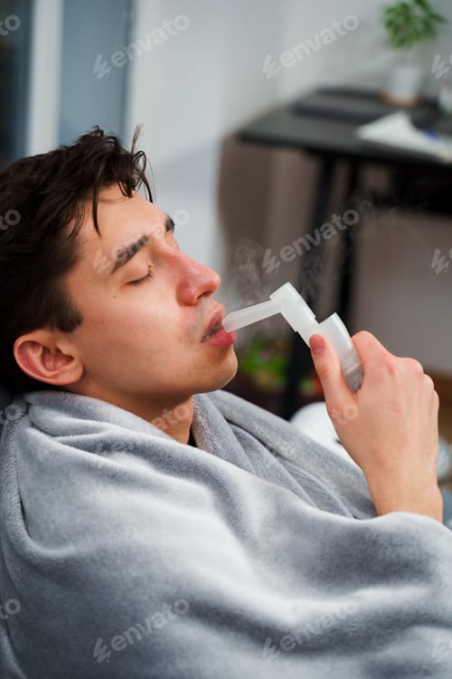 Preview: Medical nebulizer used for mouth inhalation therapy