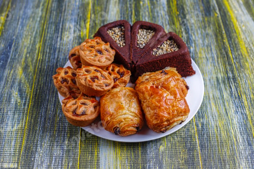 Preview: Sweet plate with various sweets.