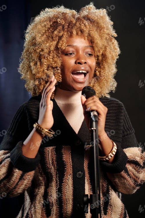 Preview: Pronouncing monologue for audience