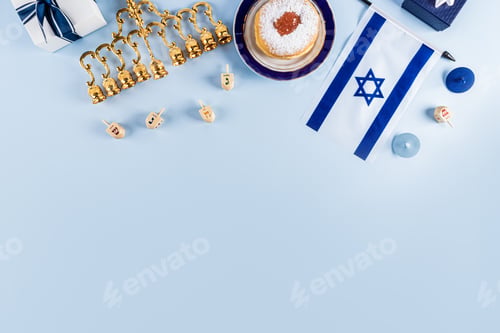 Preview: Traditional treats and symbols of the Jewish holiday of Hanukkah in blue white color. top border