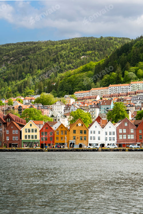 Preview: Scenic view of Bryggen's vibrant buildings along Bergen's shoreline