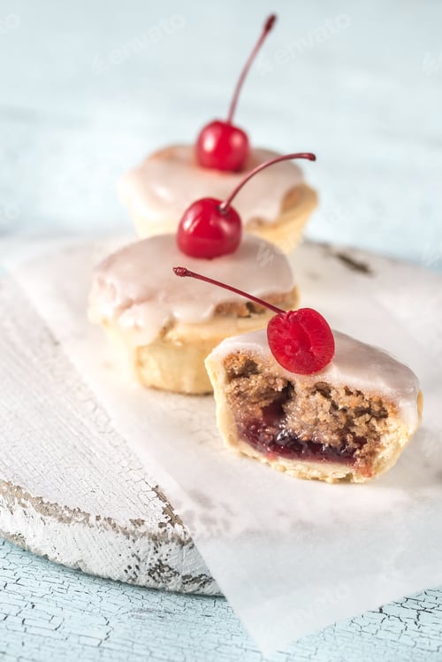 Preview: Bakewell tarts with cherry