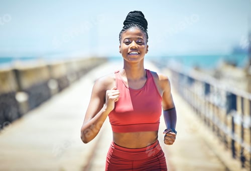 Preview: Black woman, fitness and running with smile for exercise, cardio workout or training in the outdoor