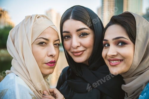 Preview: Arabic women in Dubai