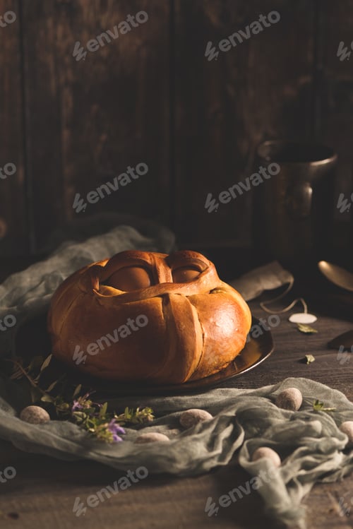 Preview: Easter folar with egg