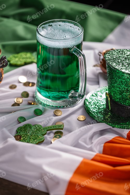 Preview: Leprechaun's hat and green beer