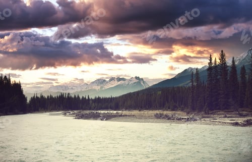 Preview: Mountains in Canada
