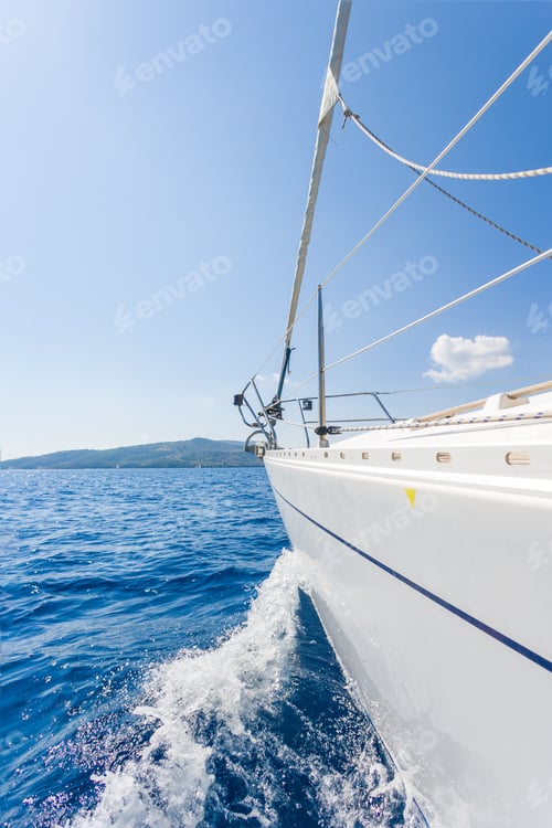 Preview: Sailing boat on the water in sunshine