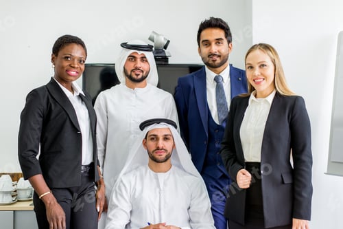 Preview: Business meeting in Dubai