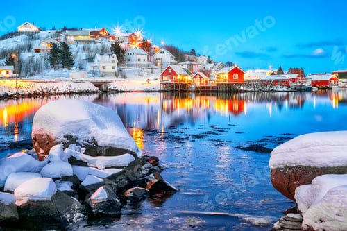 Preview: Outstanding evening cityscape of Reine town. Red rorbuers on the shoore of Reinefjorden.