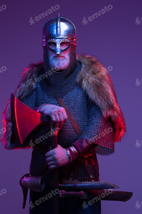 Preview: Elder northern style knight with huge axe