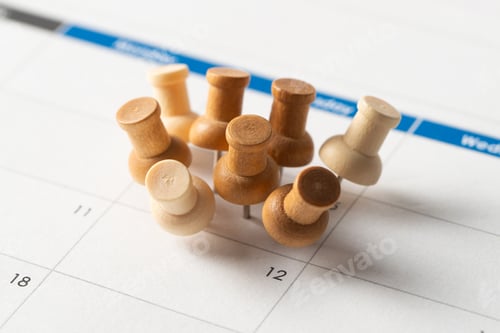 Preview: Multiple push pins on one date marks important appointment