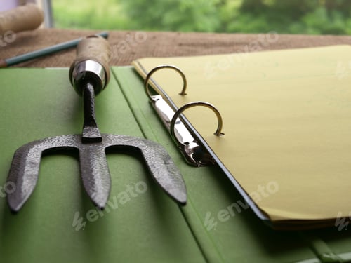 Preview: Gardening fork with garden journal