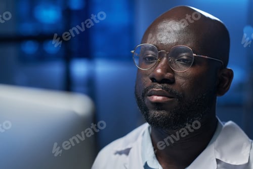 Preview: Engineer working on computer in the lab