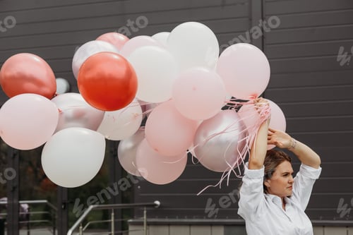 Preview: Girl with balloons