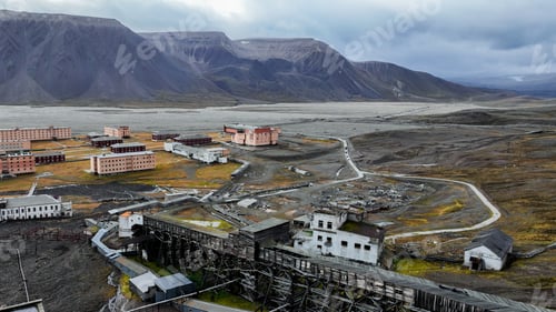 Preview: Exploring the abandoned coal mine in Pyramiden, Svalbard surrounded by rugged landscapes