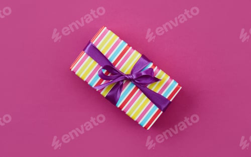 Preview: wrapped gift box