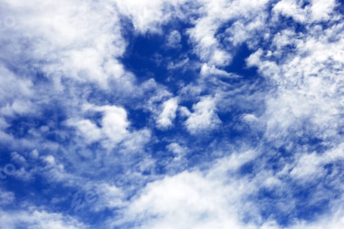 Vorschau: Blauer Himmel mit weißen Wolken