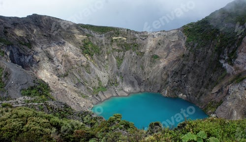 Preview: Lake with green waters in the crater Irazu Volcano, Costa Rica