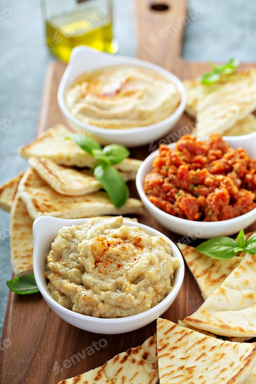 Preview: Mezze board with pita and dips