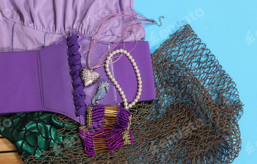 Preview: Mermaid Fashion With Jewelry and a Fishing Net