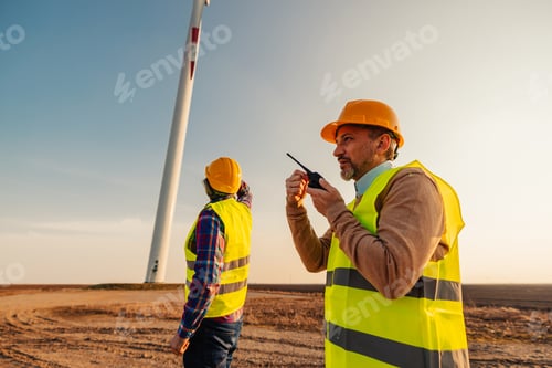 Preview: Maintenance engineer team working in wind turbine field