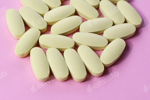 Preview: Vitamin C tablets for immune support.