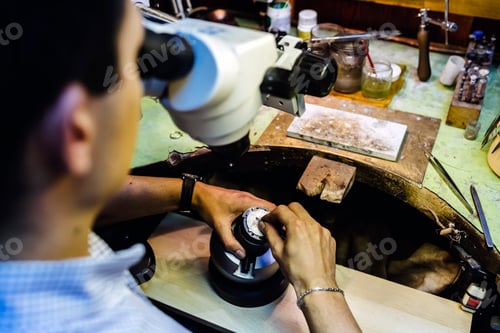 Preview: Precision work carried out by jeweler