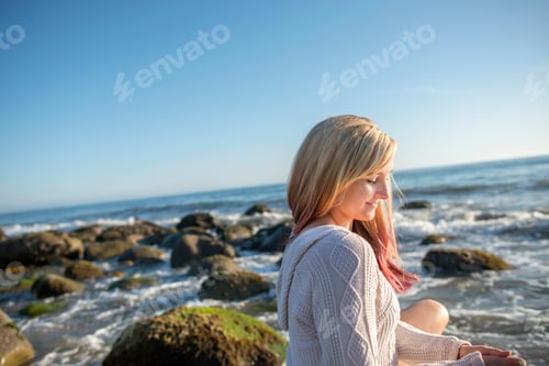 Preview: Woman enjoying beach, El Capitan, California, USA