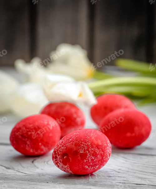 Preview: White tulips and red Easter eggs