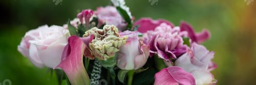 Preview: Bouquet from roses and cala lilies
