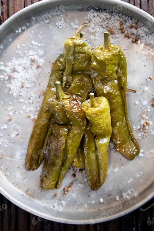 Preview: Baked peppers with juniper berries