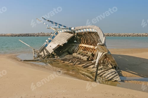 Preview: Dhow Graveyard on Maarid Beach
