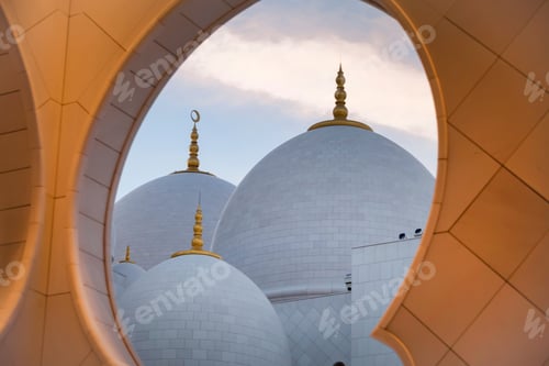 Preview: Sheikh Zayed Grand Mosque, tourist attraction in Abu Dhabi. Ramadan Kareem, Eid Mubarak! Holy month!