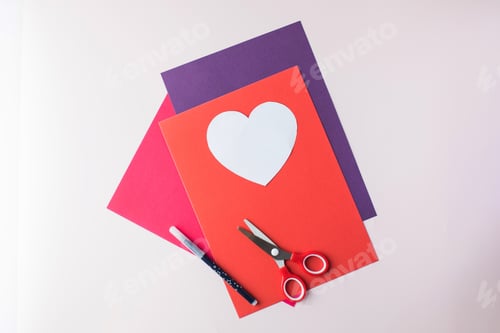 Preview: DIY and children's creativity. Step by step instructions on how to make an owl valentine card