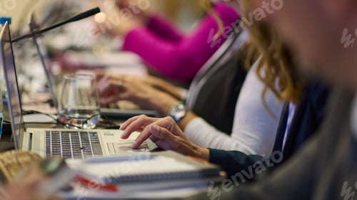 Preview: Dynamic Business Seminar: Strategic Collaboration and Project Planning