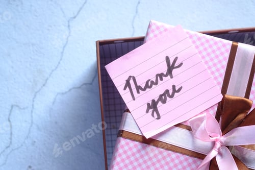 Preview: thank you message on gift box on table