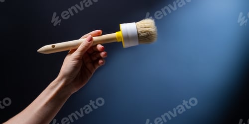 Preview: Hand holding brush