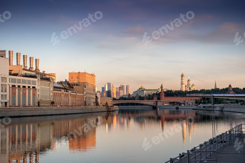 Preview: View of the Moscow Kremlin with its towers and cathedrals and reflections on the Moscow River
