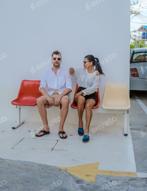 Preview: a couple of men and women visiting a popular cafe in Pattaya Thailand
