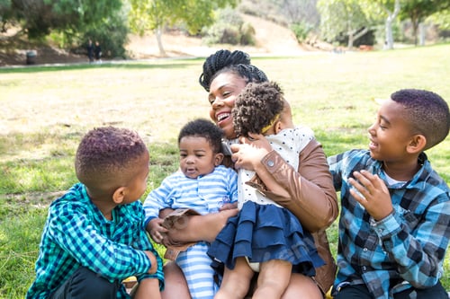 Preview: Mother and children in park