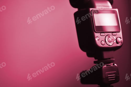 Preview: Speedlight gun with trigger set mounted on tripod