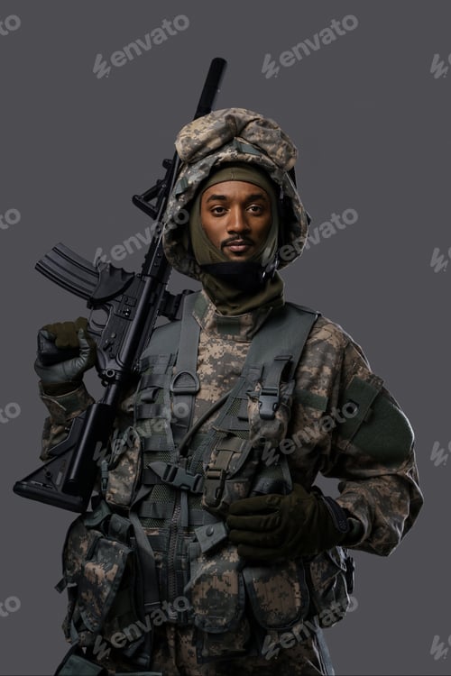 Preview: Dark skinned soldier in military uniform