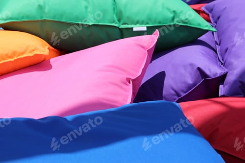 Preview: Scattered cushions in various colors.