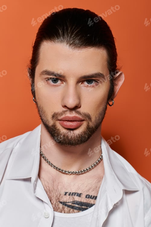 Preview: Bearded Maestro in White