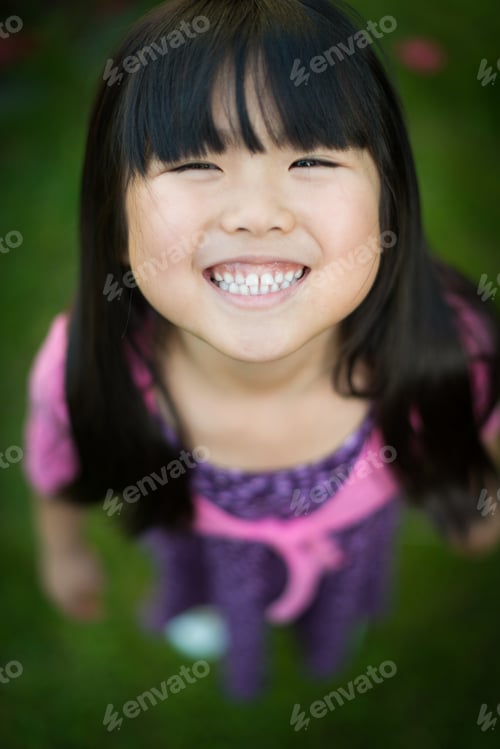 Preview: Summer portrait - asian girl looking up smiling