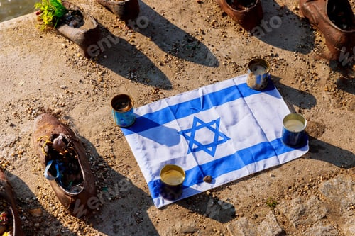 Preview: Budapest, Hungary Shoes in the Danube Memorial, commemorating innocent Jews shot flag of israel