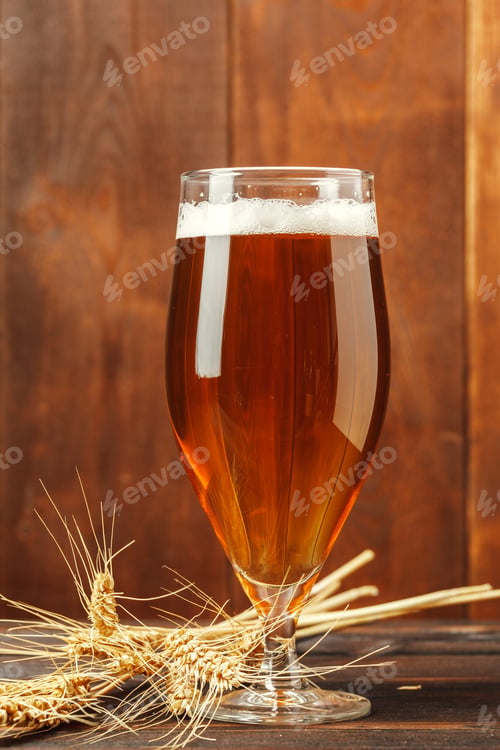 Preview: Glass beer on wood background