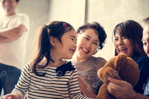 Preview: Family spenting time together at home