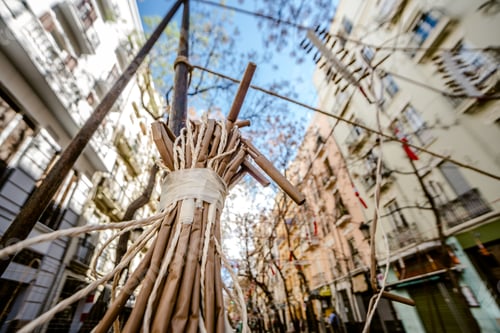 Preview: Aspect of a downtown street where a Mascleta has been set up